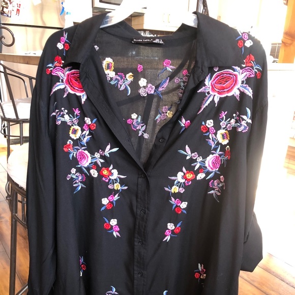 Blouse - Picture 2 of 3